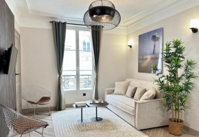 Charming Apartment with Eiffel Tower View